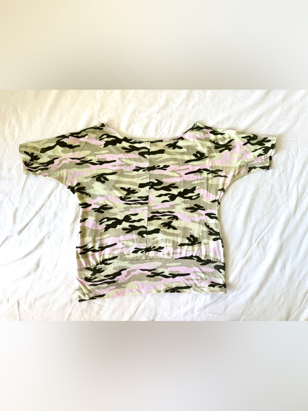 Y2K Pink Camo Camouflage Top Womens Medium Fitted Shoulder Slit Ruched Hem - Picture 7 of 11